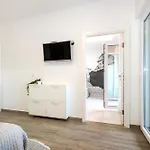 Ojra New With Seaview Σίμπενικ