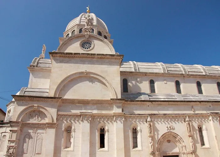 Ojra New With Seaview Apartman