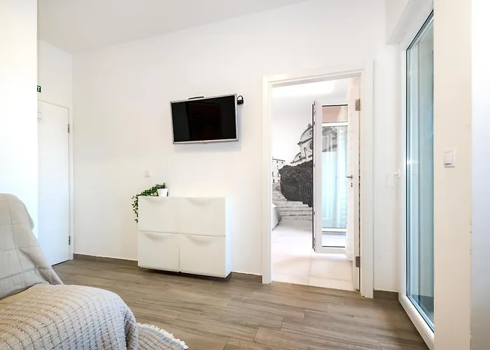 Ojra New With Seaview Šibenik