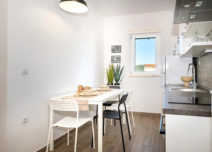 Ojra New With Seaview Appartement *